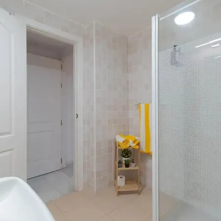 Stunning 5 Minutes From The And Golf! شقة *