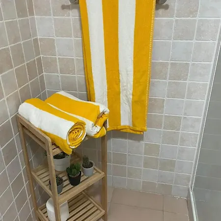 Stunning 5 Minutes From The And Golf! Apartment *