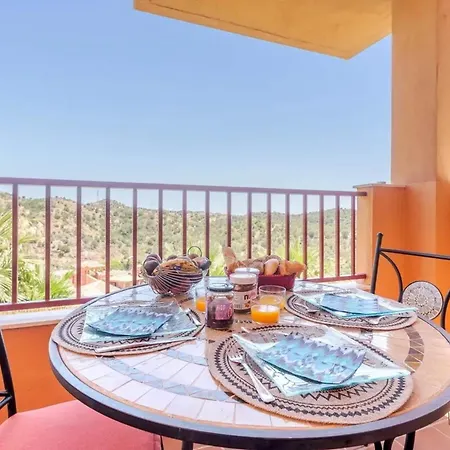 Stunning 5 Minutes From The And Golf! Appartement