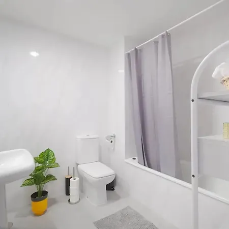 Stunning 5 Minutes From The And Golf! Appartement