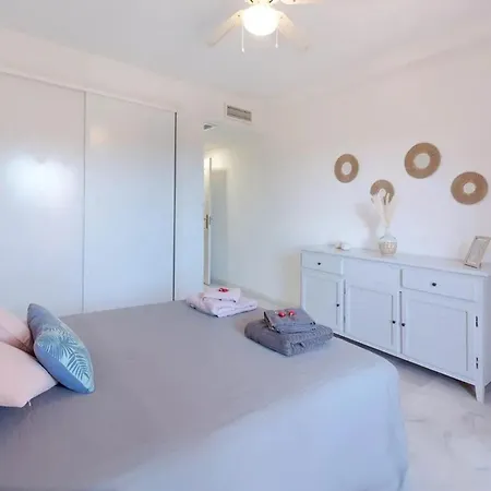 Stunning 5 Minutes From The And Golf! Apartment Marbella