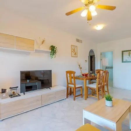 Stunning 5 Minutes From The And Golf! *