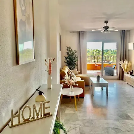 Apartment Stunning 5 Minutes From The And Golf! *