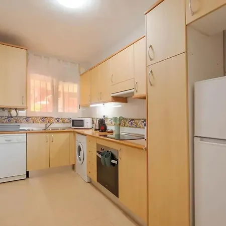 Stunning 5 Minutes From The And Golf!