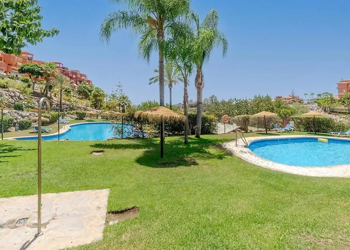 Stunning 5 Minutes From The And Golf!