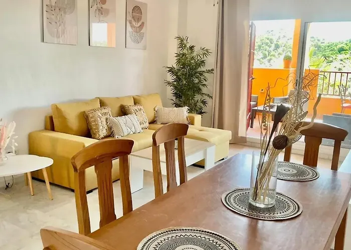 Stunning 5 Minutes From The And Golf!