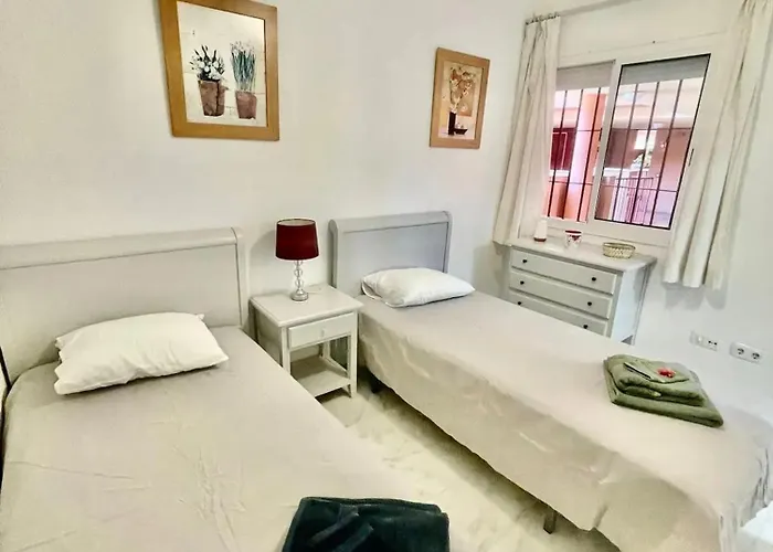 Stunning 5 Minutes From The And Golf! 公寓 马尔韦利亚