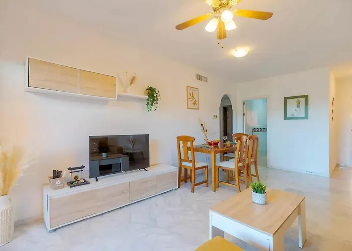 Stunning 5 Minutes From The And Golf! *