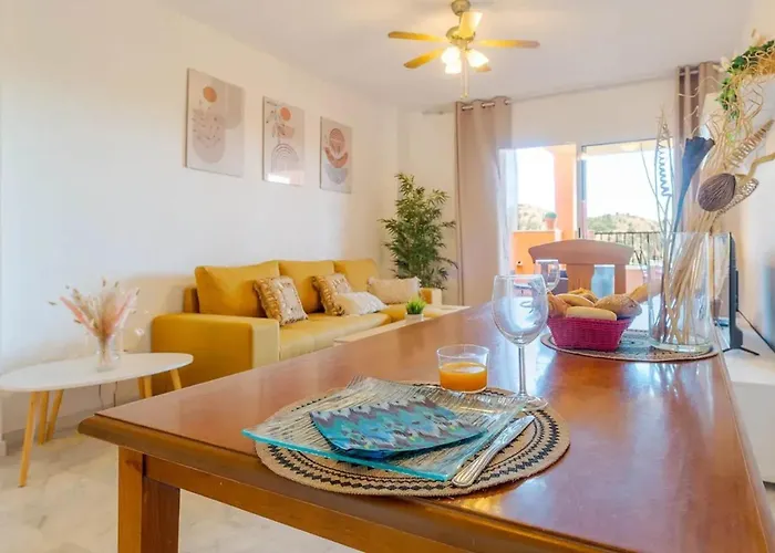 Stunning 5 Minutes From The And Golf! Μαρμπέλλα