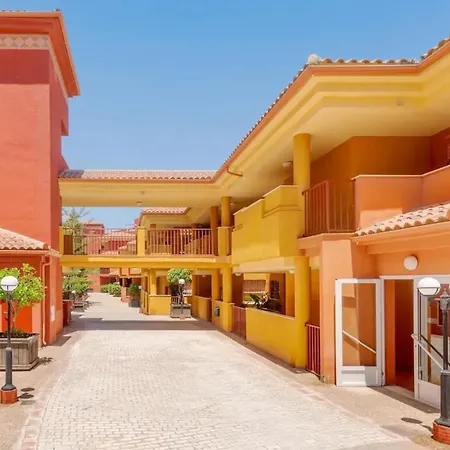 Stunning 5 Minutes From The And Golf! *