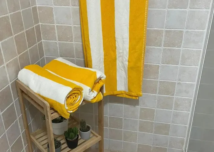 Stunning 5 Minutes From The And Golf! Apartament *