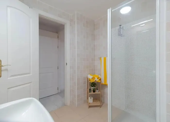 Stunning 5 Minutes From The And Golf! Apartament *