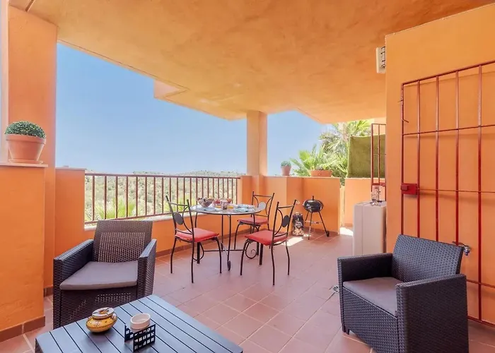 Stunning 5 Minutes From The And Golf!