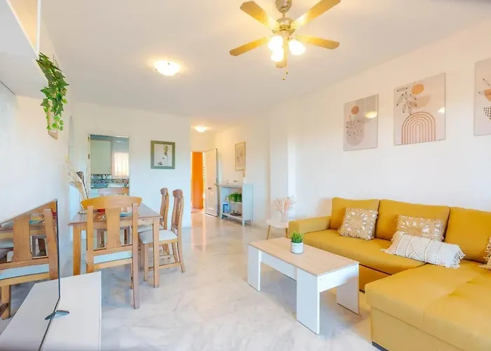 Stunning 5 Minutes From The And Golf! Apartament Marbella