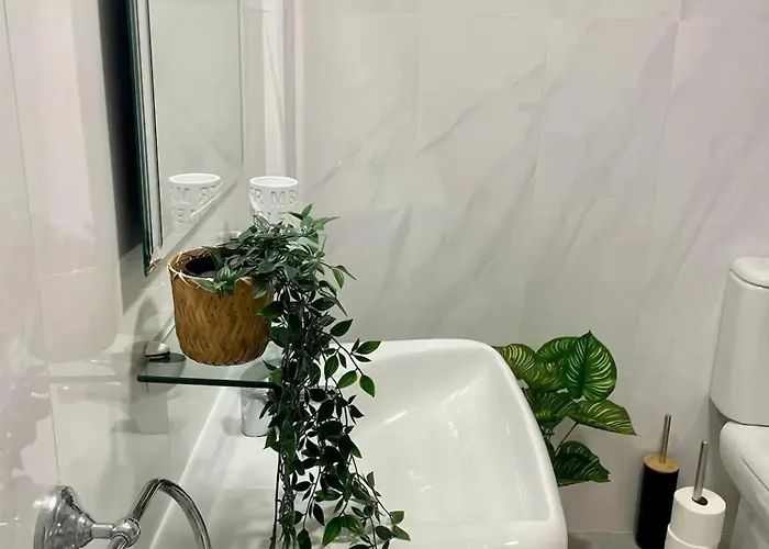 Stunning 5 Minutes From The And Golf! Marbella