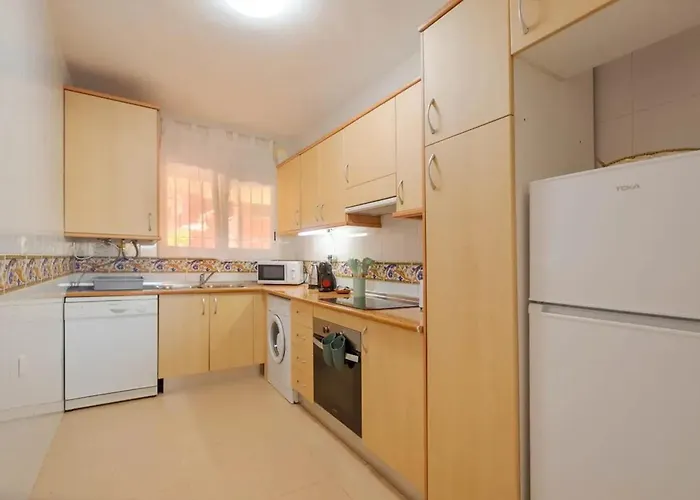 Stunning 5 Minutes From The And Golf!